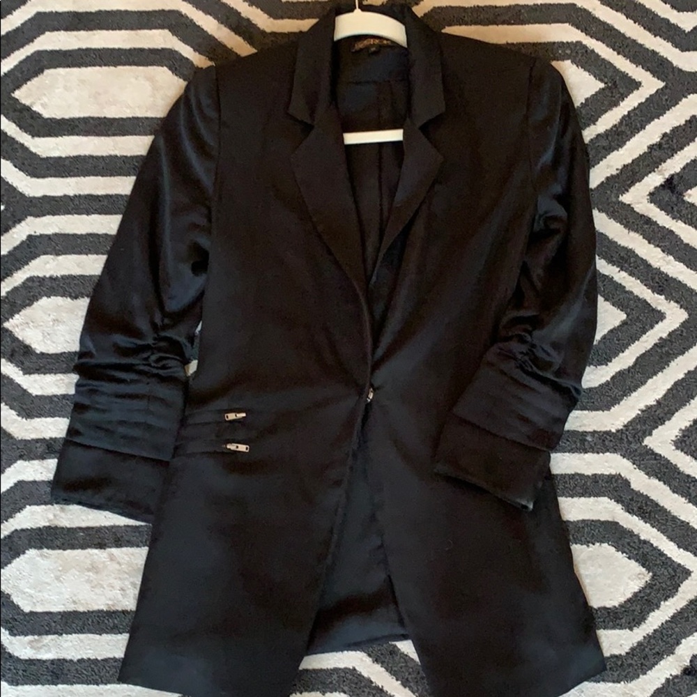 LaRok black blazer
